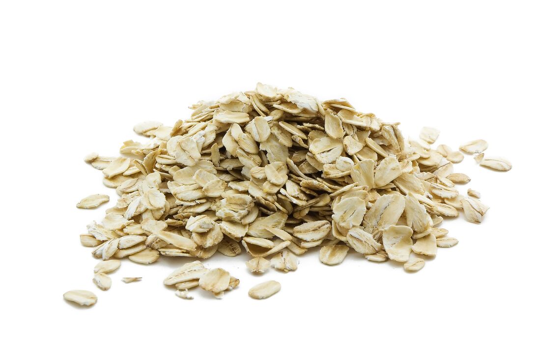 Oatmeal is an ideal breakfast choice for people trying to lose weight. 